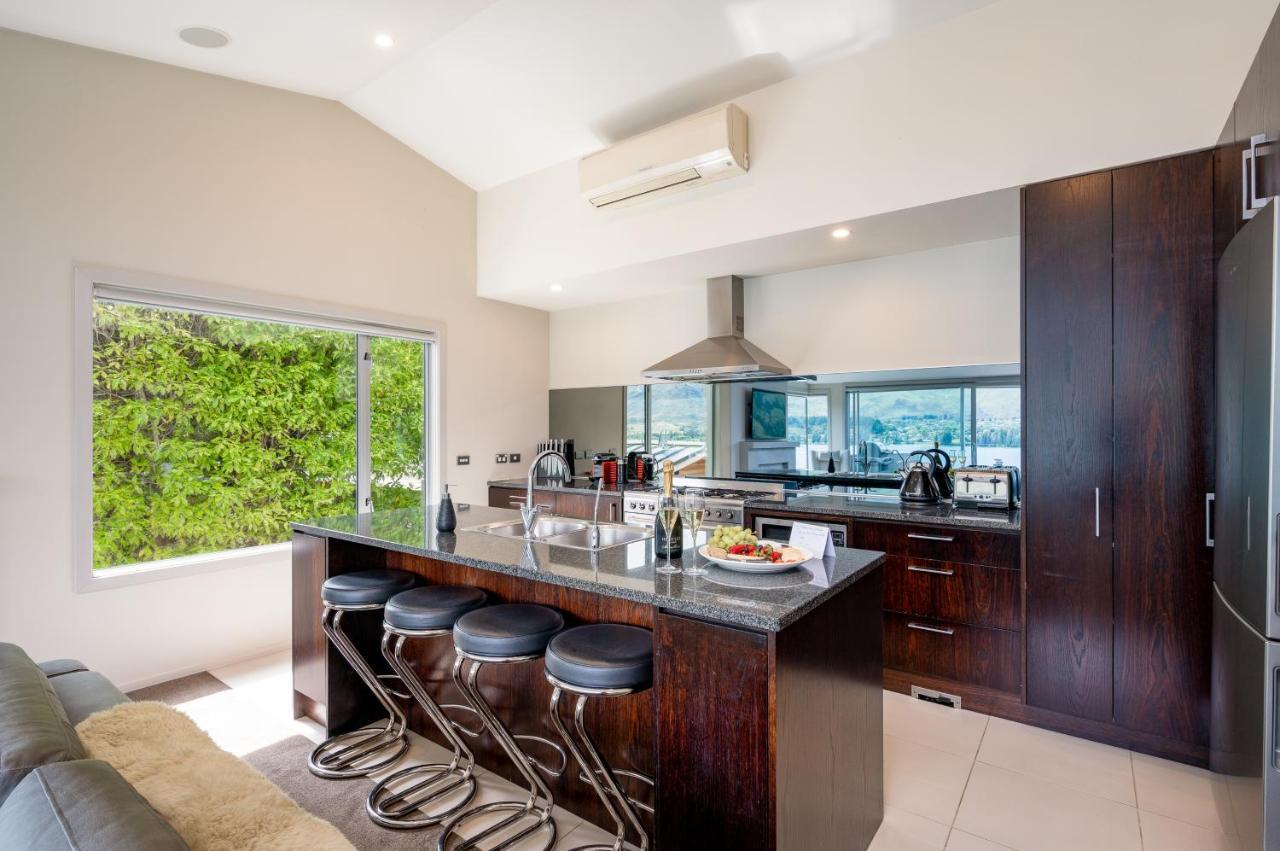 Luxury Lakeview Vista Apartment Wanaka Eksteriør billede