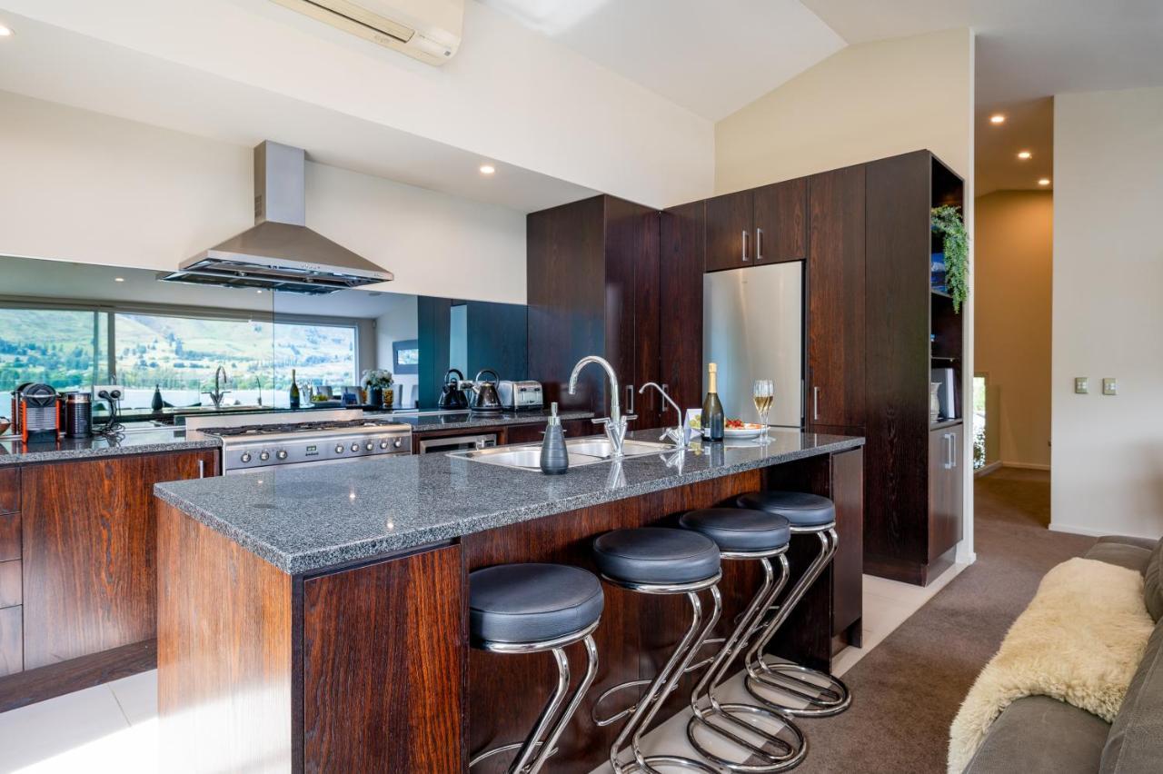 Luxury Lakeview Vista Apartment Wanaka Eksteriør billede